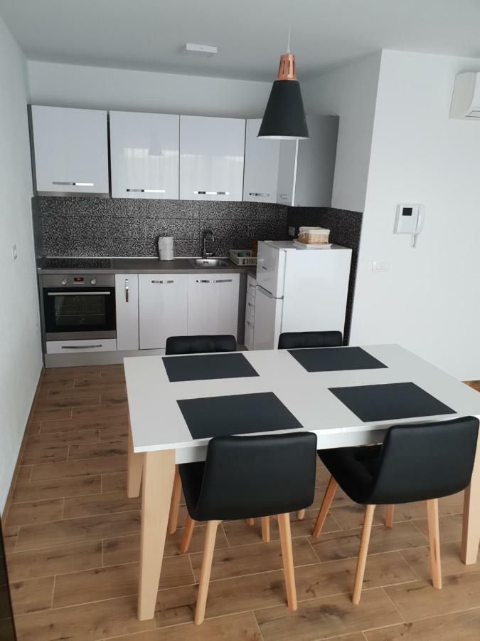 Apartmani Marija Baška Voda Eksteriør bilde